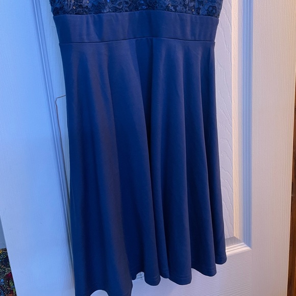 Homecoming dress from Windsor dark blue - Picture 2 of 2